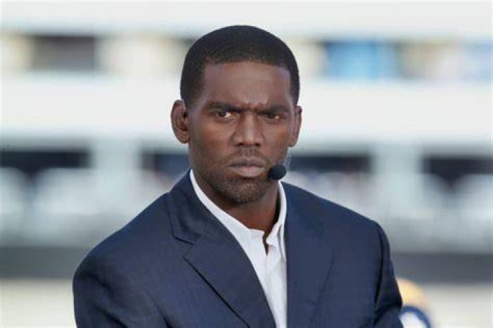 How much does Randy Moss get paid