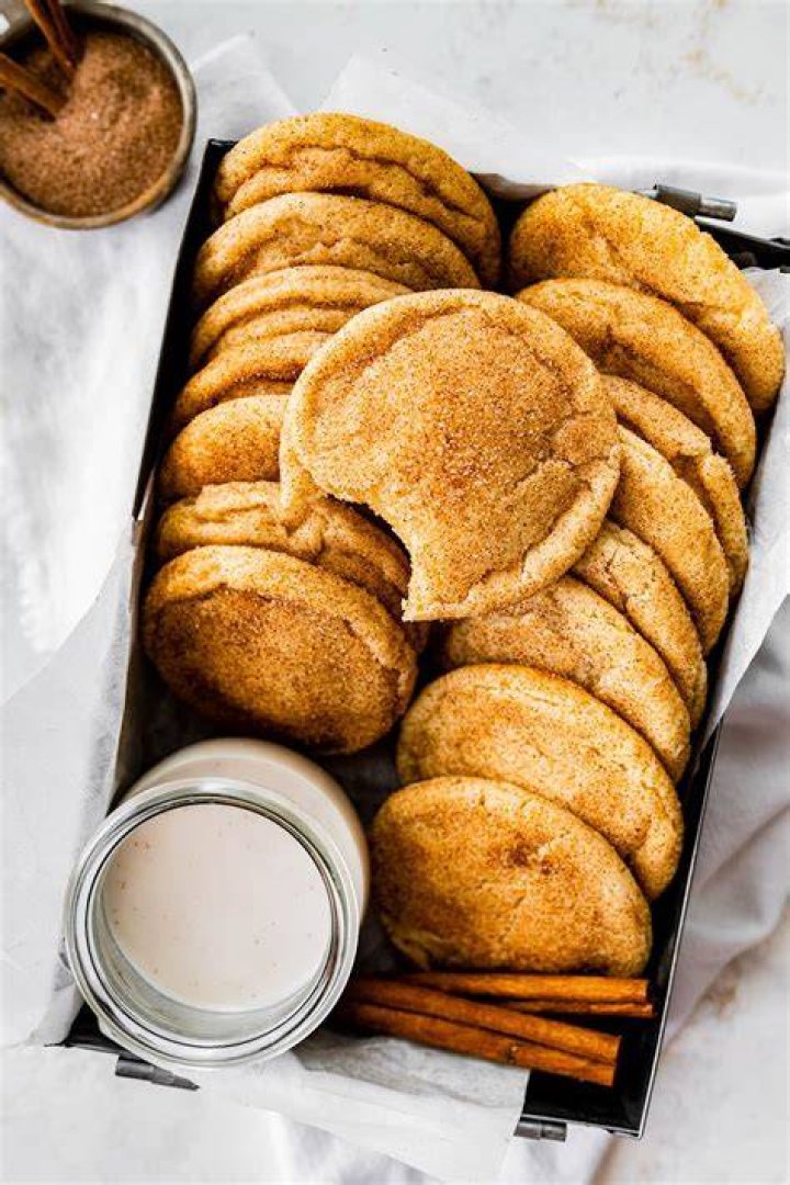 Is a Snickerdoodle a sugar cookie with cinnamon?