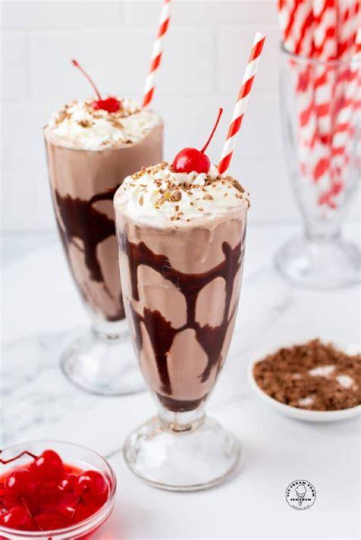 What are vanilla milkshakes made of?